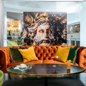 4* מלון Leonardo Boutique Termini